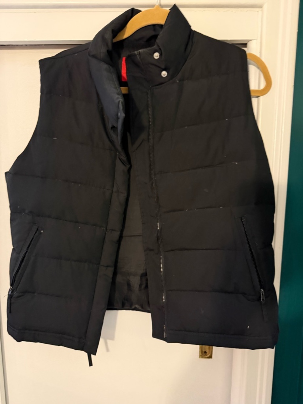 Women's Black Puffer Vest - Classic Quilted Sleeveless Jacket